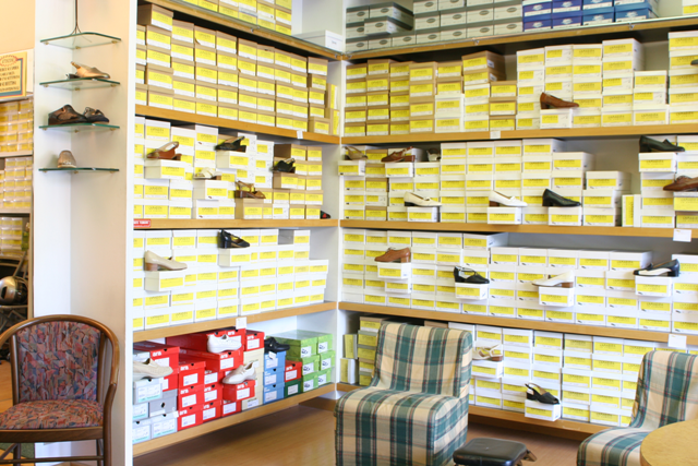 camarida interno negozio esposizione scarpe camarida